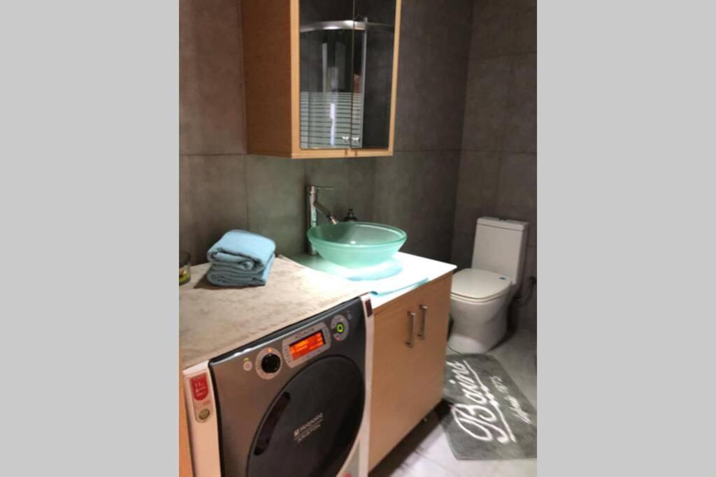 Hitech Appartment Amaliada Luaran gambar