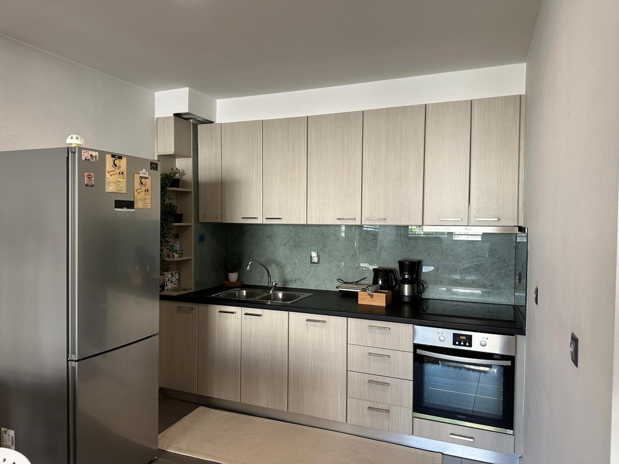 Hitech Appartment Amaliada Luaran gambar